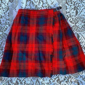 Vintage 1970s 1980s Red, Black and Green Plaid Mini Skirt Kilt Vintage Tartan St